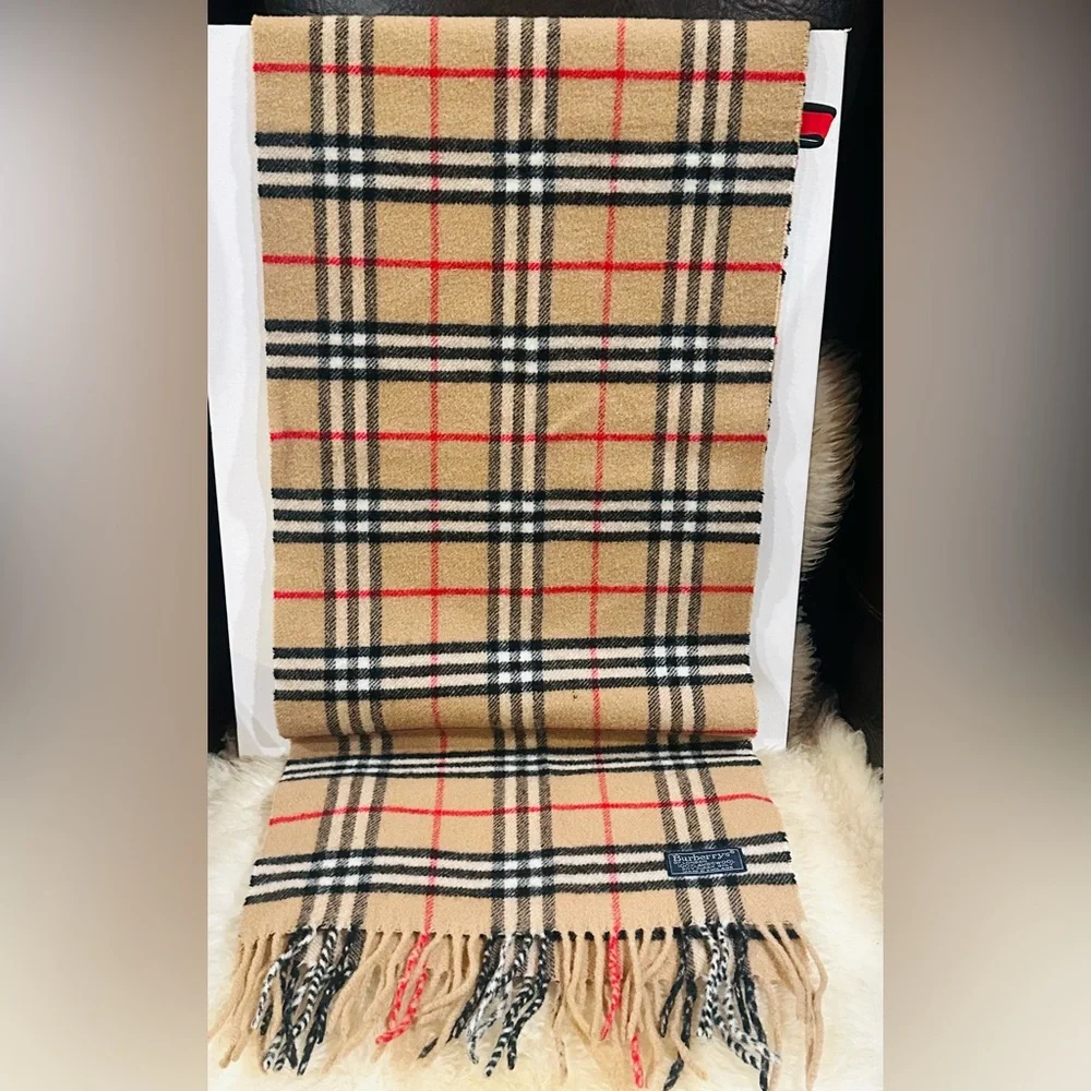 🔥 BURBERRY’S SCARF LAMBSWOOL MADE ENGLAND SIZE L 72” X W 13.6” - Picture 9 of 9